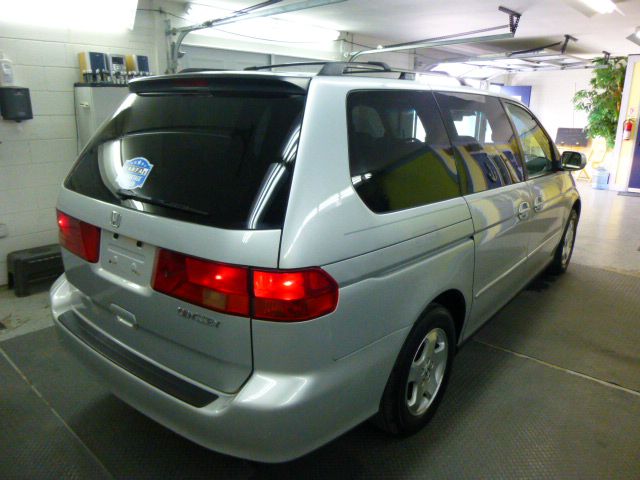 Honda Odyssey 2001 photo 2