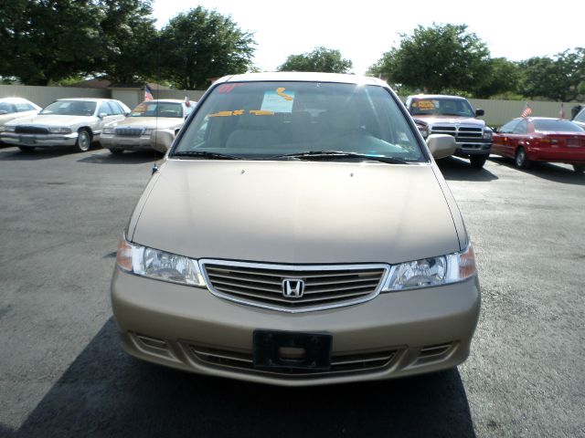 Honda Odyssey 2001 photo 2