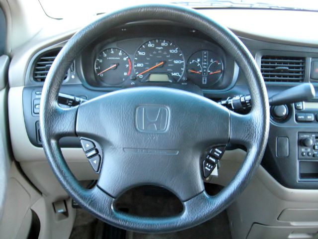 Honda Odyssey 2001 photo 4