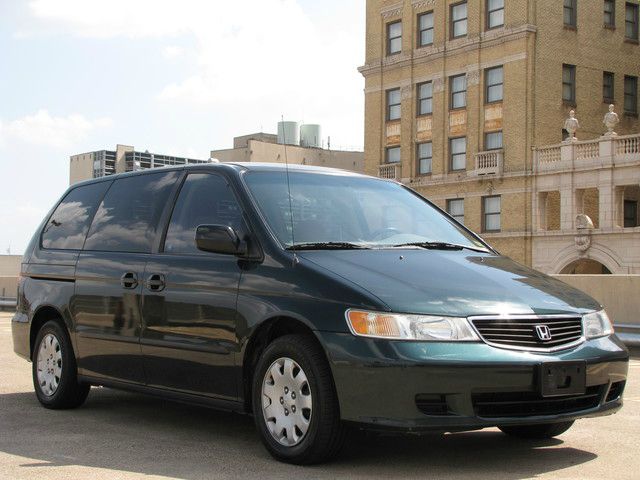 Honda Odyssey 2001 photo 2