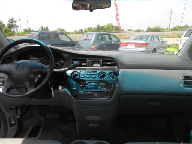 Honda Odyssey 2001 photo 6