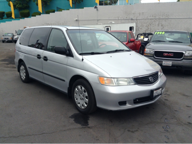 Honda Odyssey 2001 photo 2