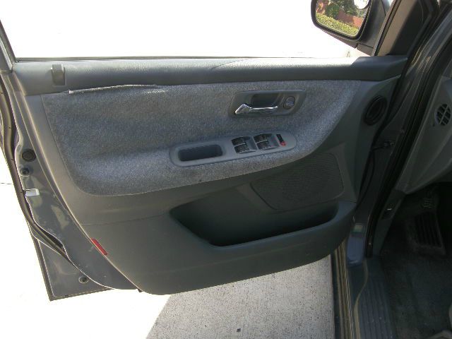 Honda Odyssey 2001 photo 2