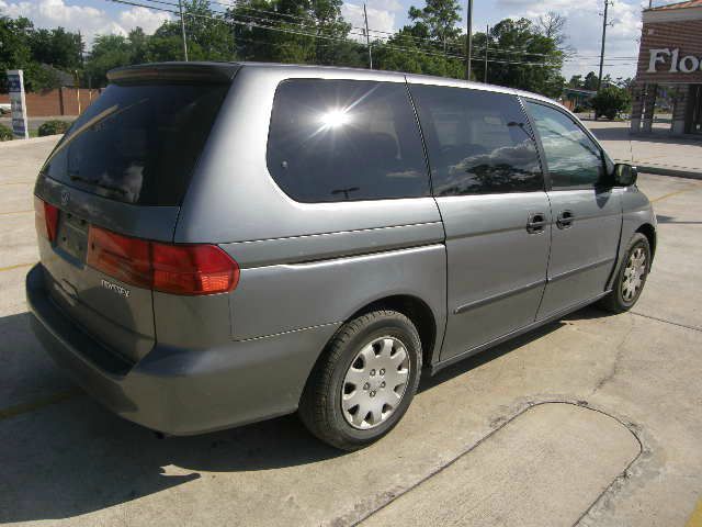 Honda Odyssey 2001 photo 3