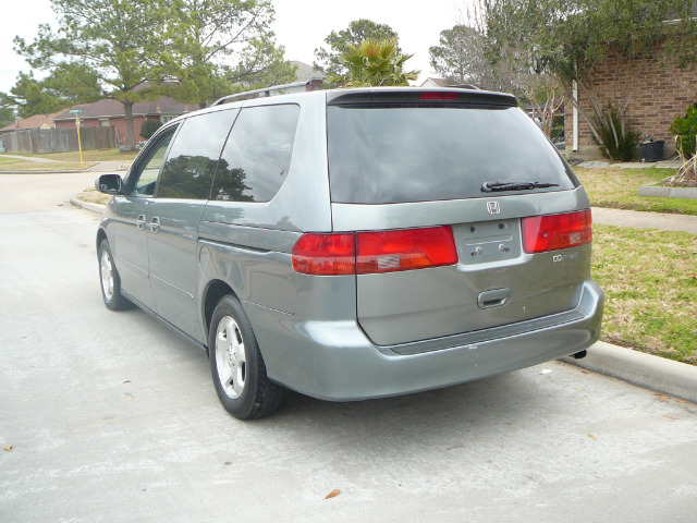 Honda Odyssey 2001 photo 3