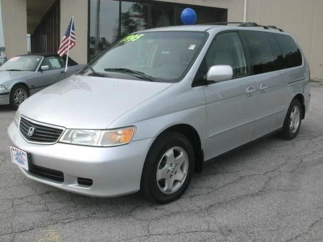 Honda Odyssey 2001 photo 2