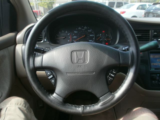 Honda Odyssey 2001 photo 2