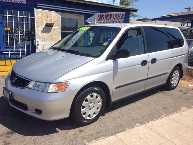 Honda Odyssey 2001 photo 2