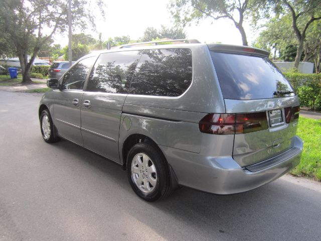 Honda Odyssey 2002 photo 2