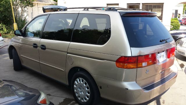 Honda Odyssey 2002 photo 2