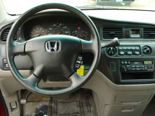 Honda Odyssey 2002 photo 2