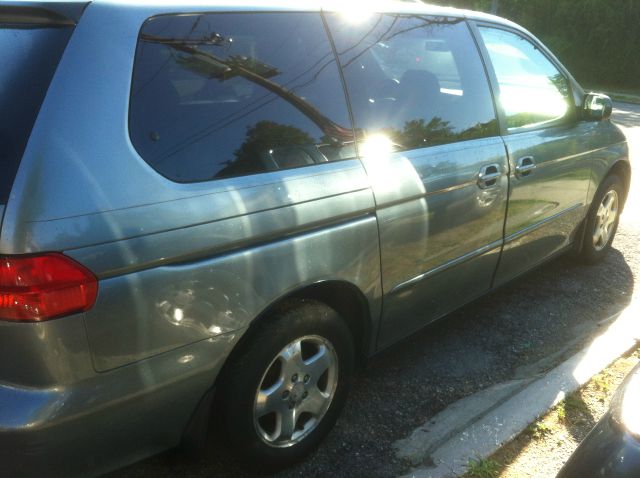 Honda Odyssey 2002 photo 2