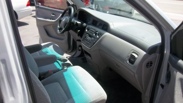 Honda Odyssey 2002 photo 18