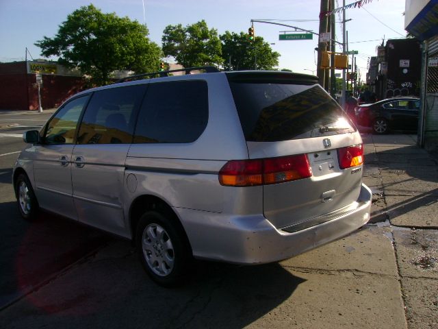 Honda Odyssey 2002 photo 2