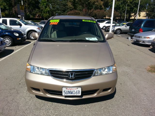 Honda Odyssey 2002 photo 2