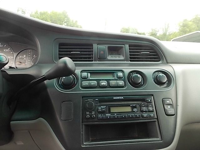 Honda Odyssey 2002 photo 5