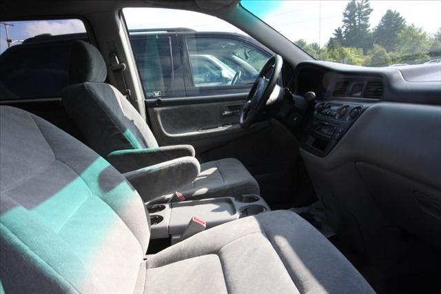 Honda Odyssey 2002 photo 2