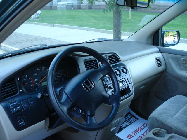 Honda Odyssey 2002 photo 3