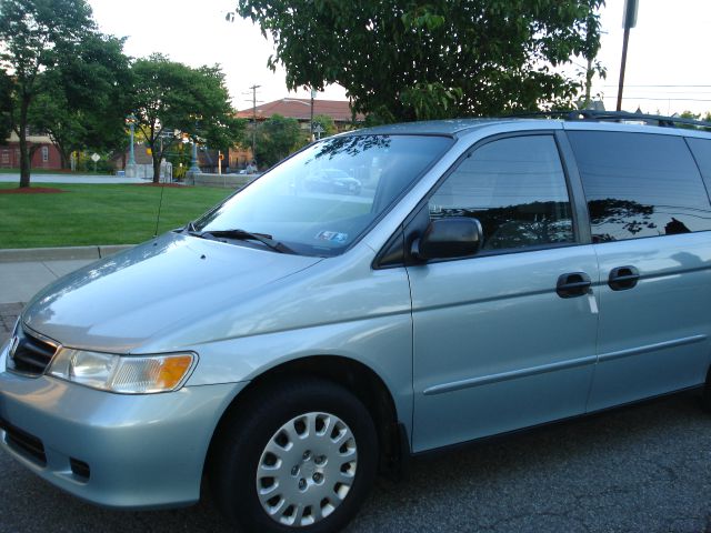 Honda Odyssey 2002 photo 2