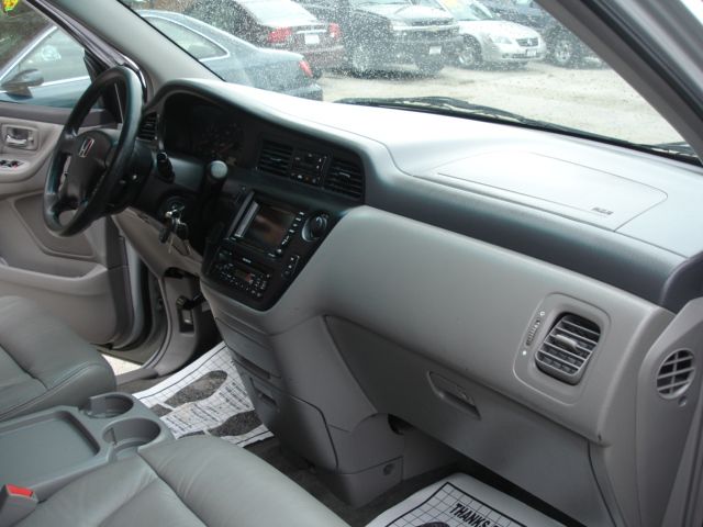 Honda Odyssey 2002 photo 2