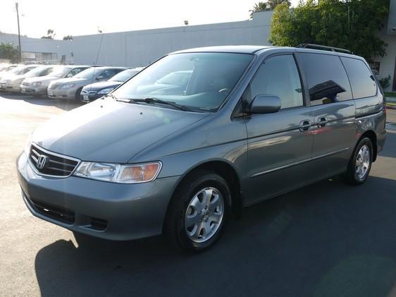 Honda Odyssey 2002 photo 2