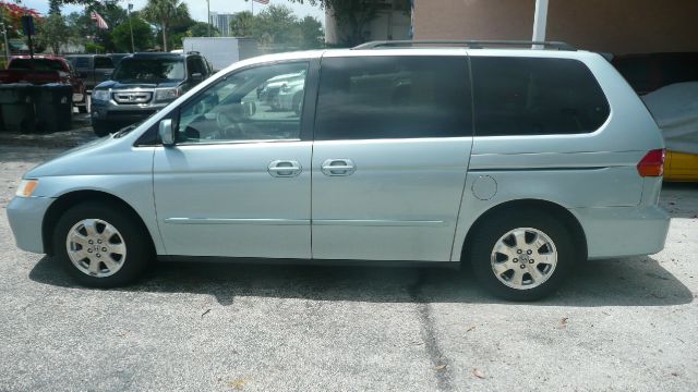 Honda Odyssey 2002 photo 2