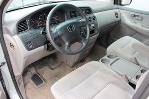 Honda Odyssey 2002 photo 2