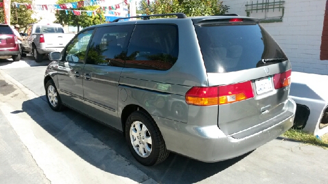 Honda Odyssey 2002 photo 2