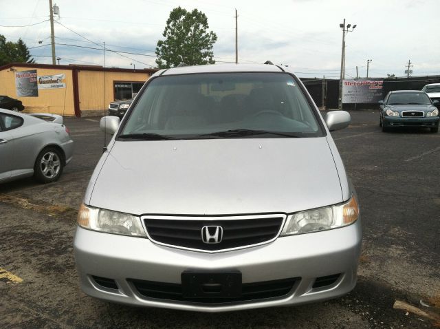 Honda Odyssey 2002 photo 2