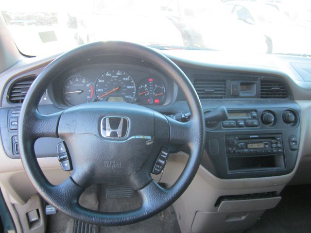 Honda Odyssey 2002 photo 3