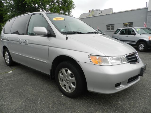 Honda Odyssey 2003 photo 2