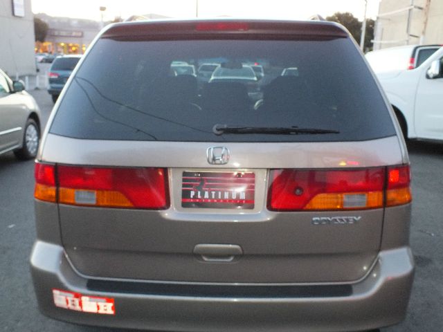 Honda Odyssey 2003 photo 2