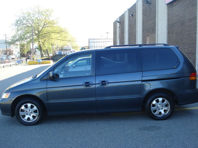 Honda Odyssey 2003 photo 2