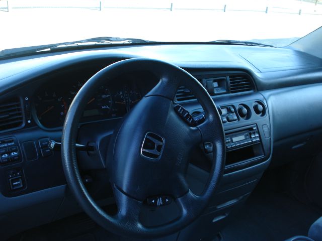 Honda Odyssey 2003 photo 3