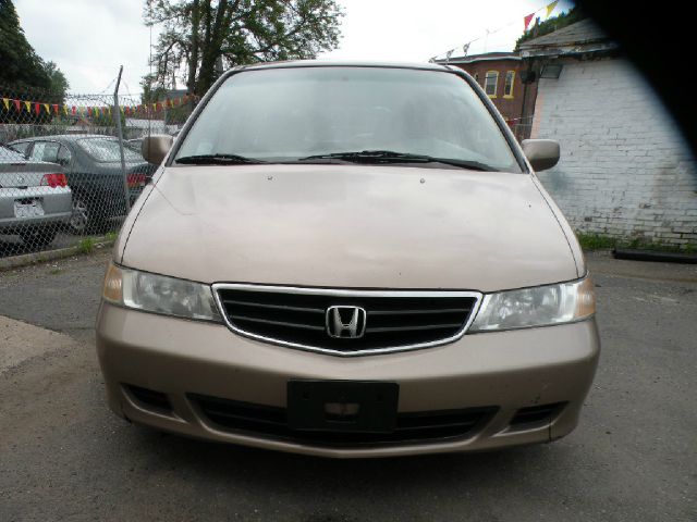 Honda Odyssey 2003 photo 2