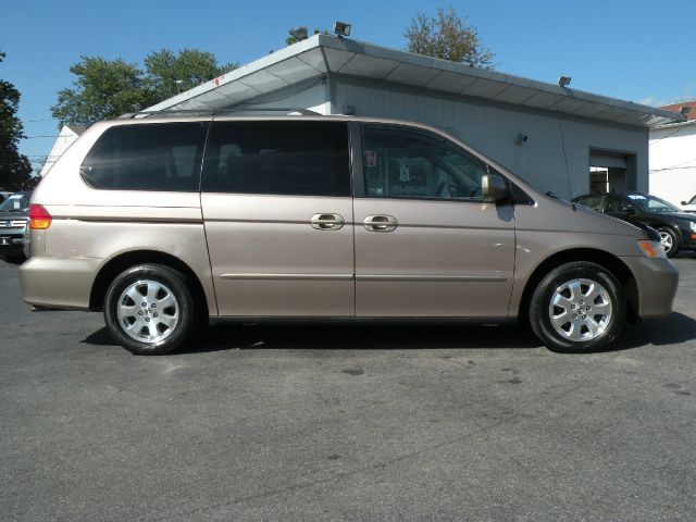 Honda Odyssey 2003 photo 2