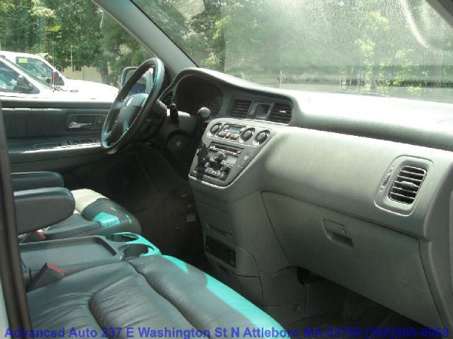 Honda Odyssey 2003 photo 3