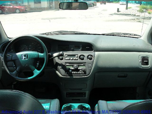 Honda Odyssey 2003 photo 4