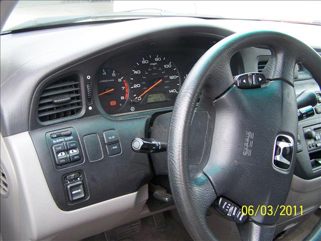 Honda Odyssey 2003 photo 3