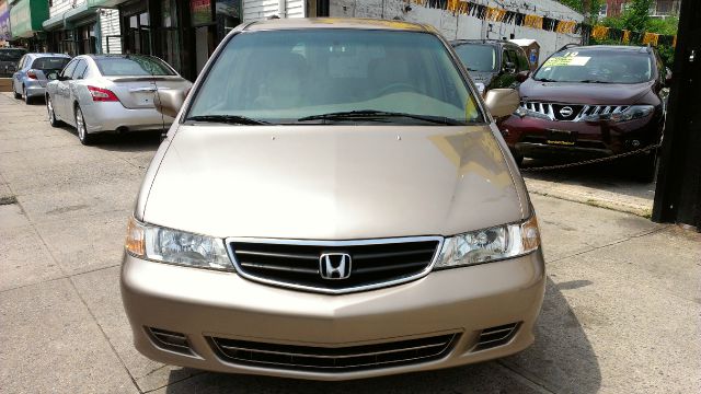 Honda Odyssey 2003 photo 2