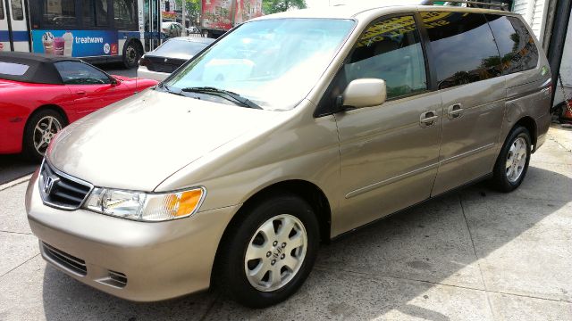 Honda Odyssey 2003 photo 3