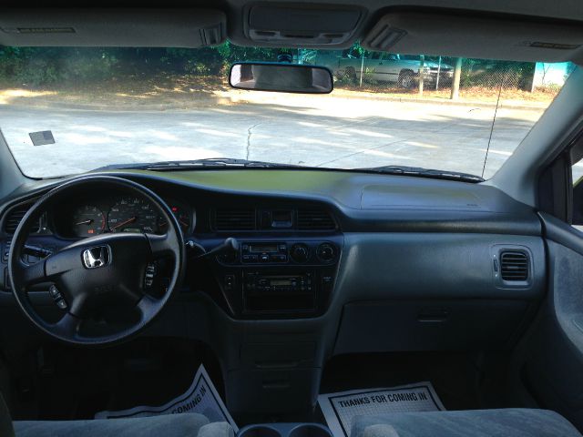 Honda Odyssey 2003 photo 18