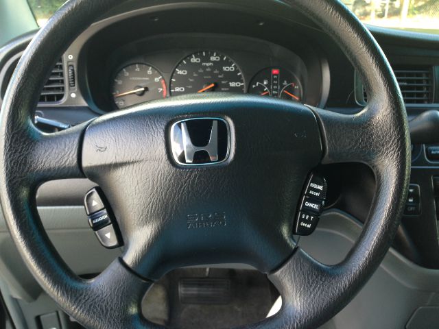 Honda Odyssey 2003 photo 27