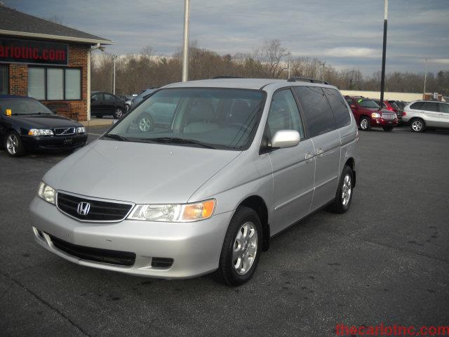 Honda Odyssey 2003 photo 1