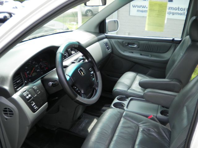 Honda Odyssey 2003 photo 2