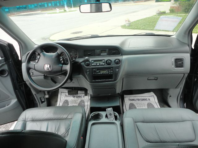 Honda Odyssey 2003 photo 4