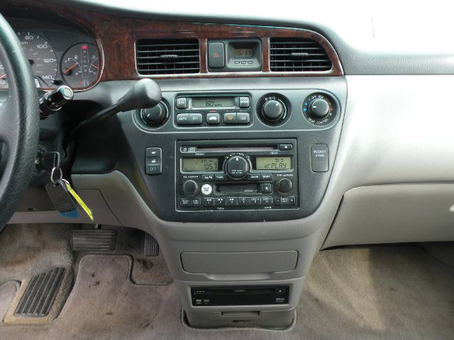 Honda Odyssey 2003 photo 17