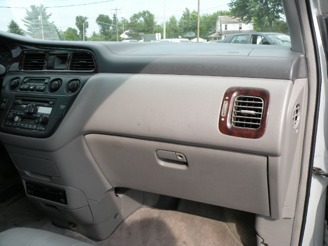 Honda Odyssey 2003 photo 5