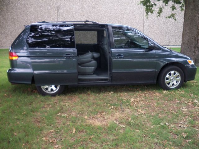 Honda Odyssey 2003 photo 2