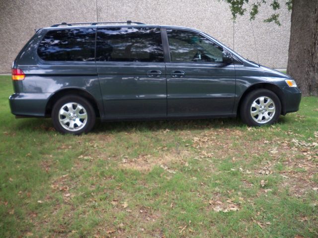 Honda Odyssey 2003 photo 3